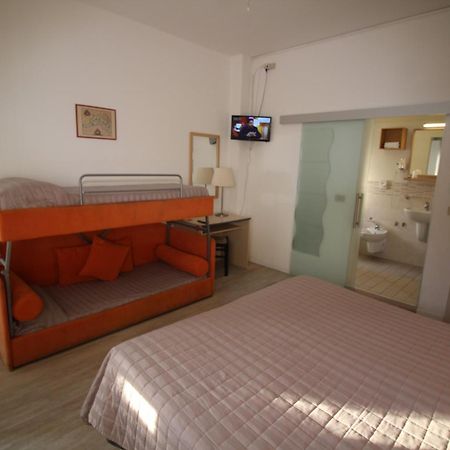 Hotel Firenze กาออร์เล ภายนอก รูปภาพ