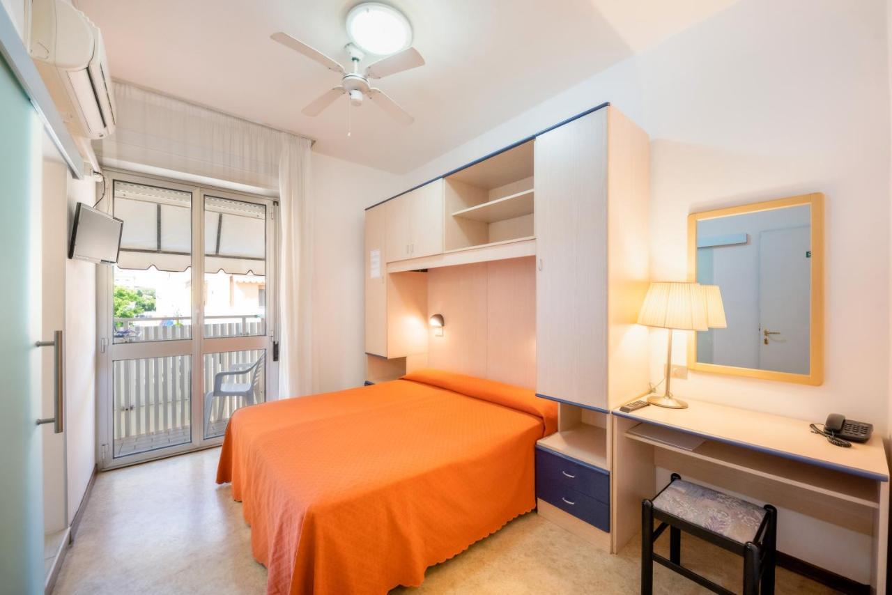 Hotel Firenze กาออร์เล ภายนอก รูปภาพ