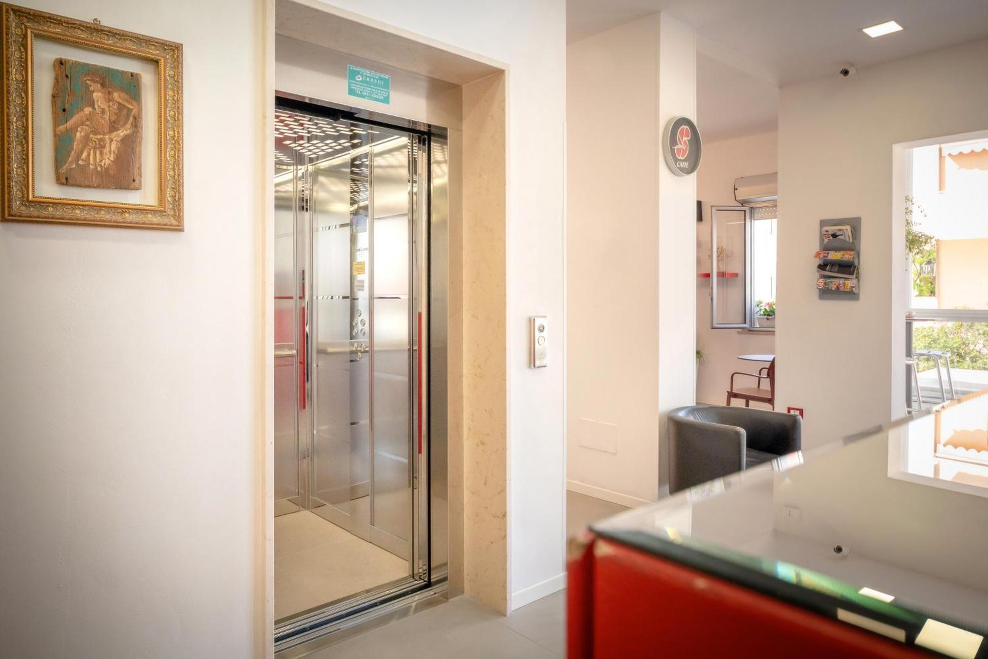 Hotel Firenze กาออร์เล ภายนอก รูปภาพ