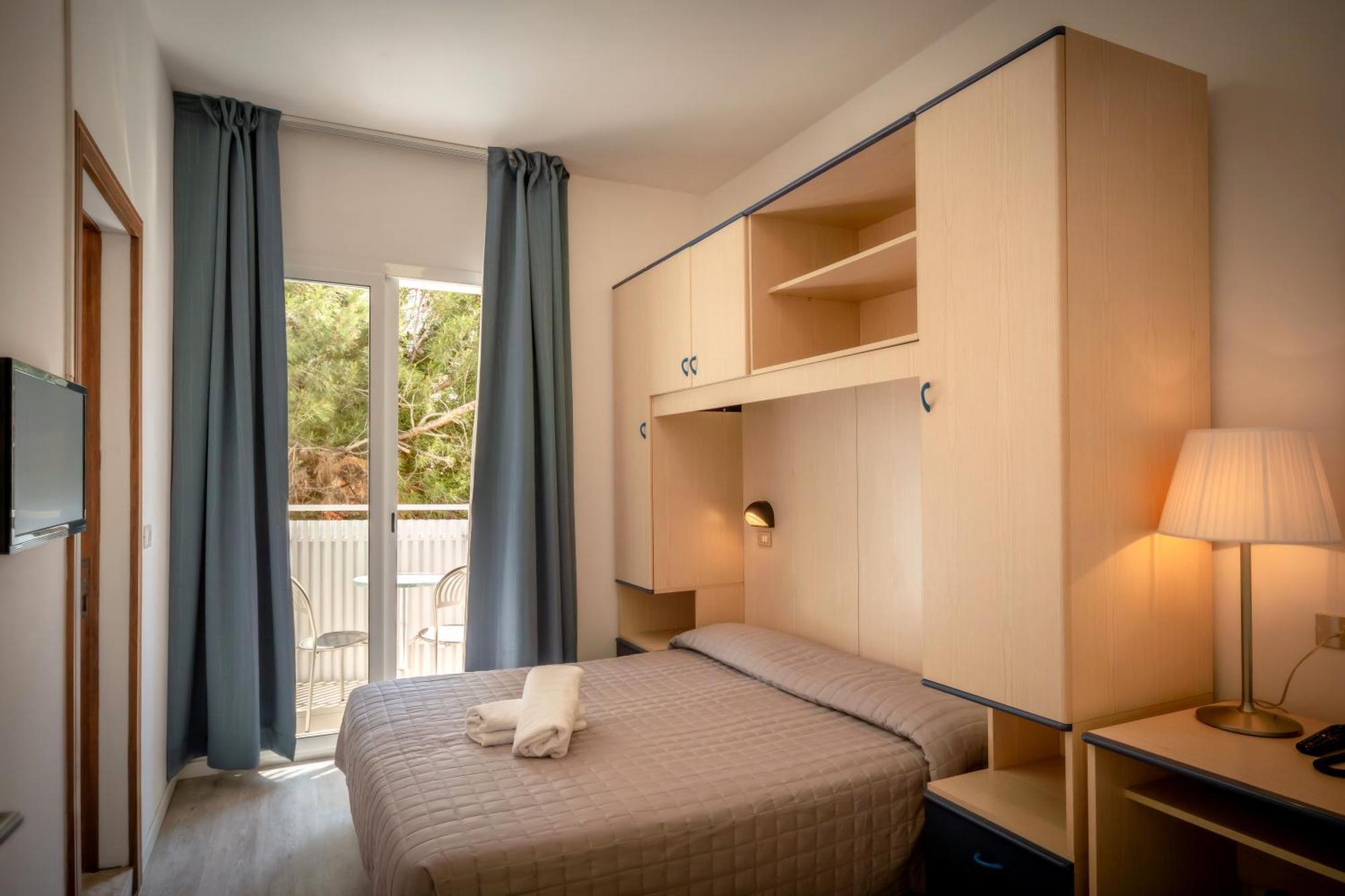 Hotel Firenze กาออร์เล ภายนอก รูปภาพ