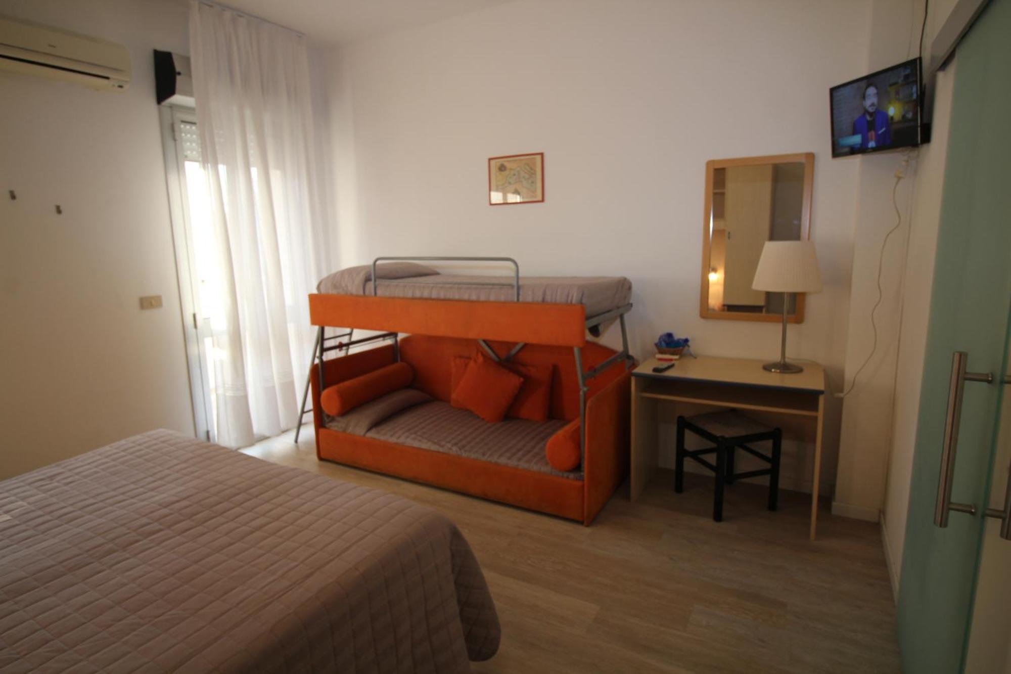 Hotel Firenze กาออร์เล ภายนอก รูปภาพ